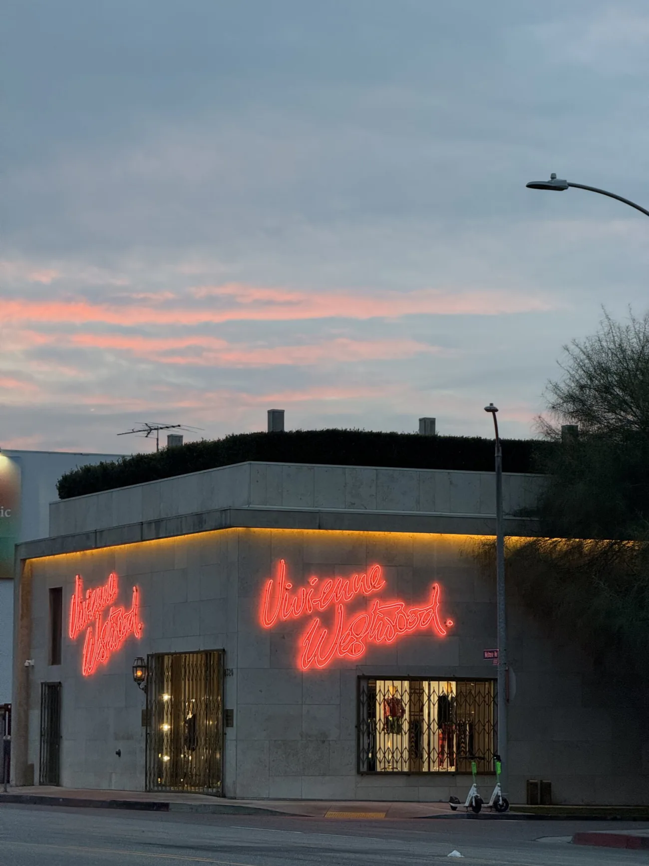 West Hollywood Tour in Los Angeles - Bikes and Hikes LA