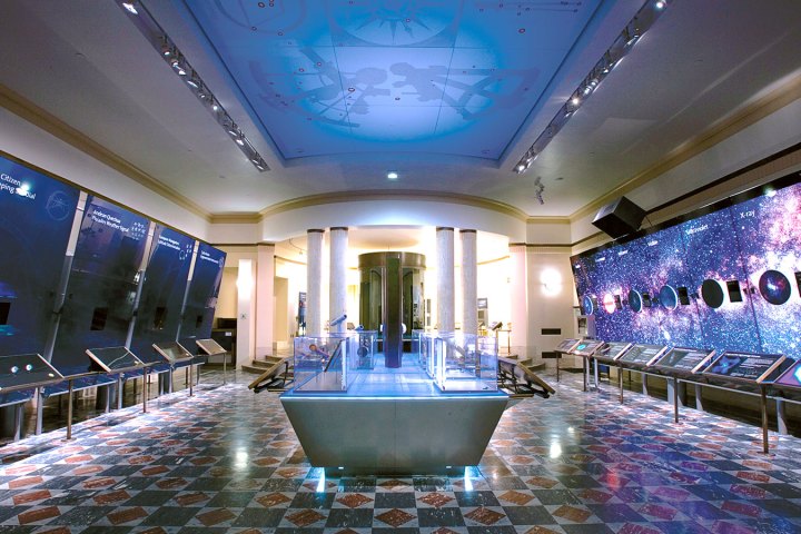 the griffith observatory and museum inside