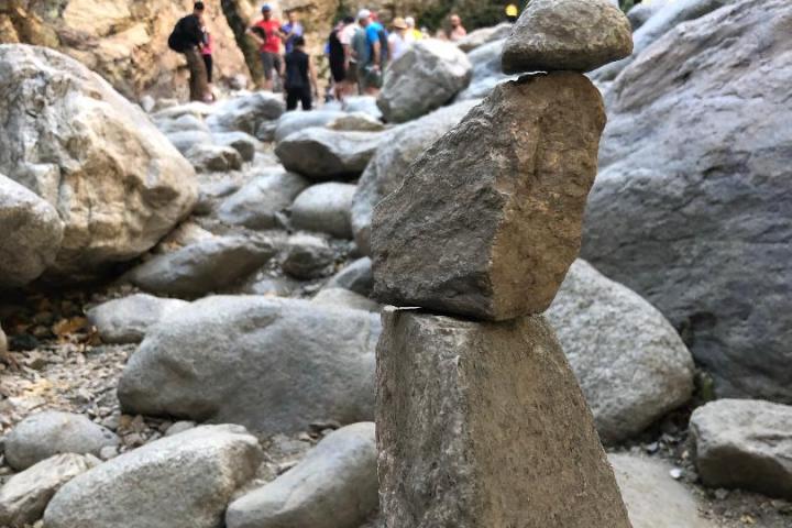 stacked rocks eaton canyon waterfall