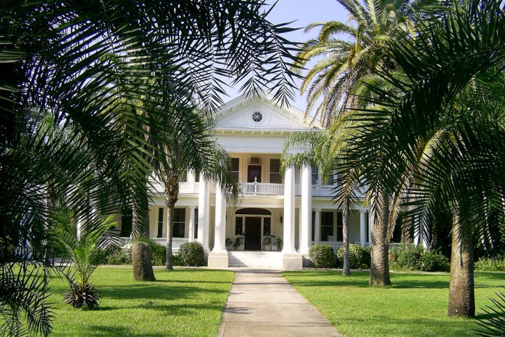 Mansion Hollywood on a Hollywood star tour