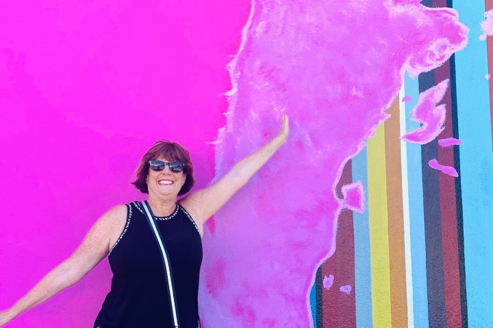 Hollywood tour street art with a guest