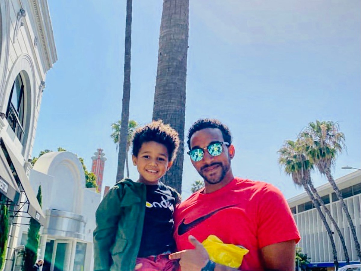 Couple exploring Los Angeles with Bikes and Hikes LA