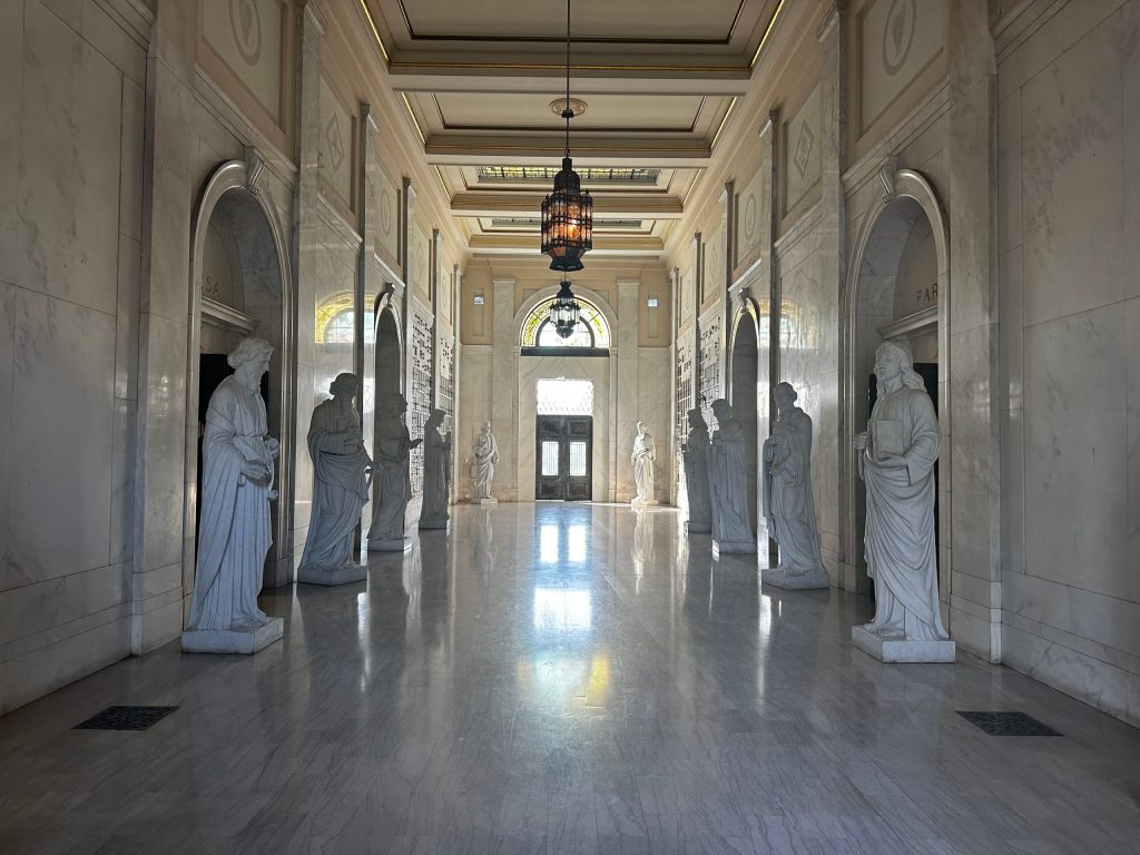 hollywood forever cemetery Mausoleum